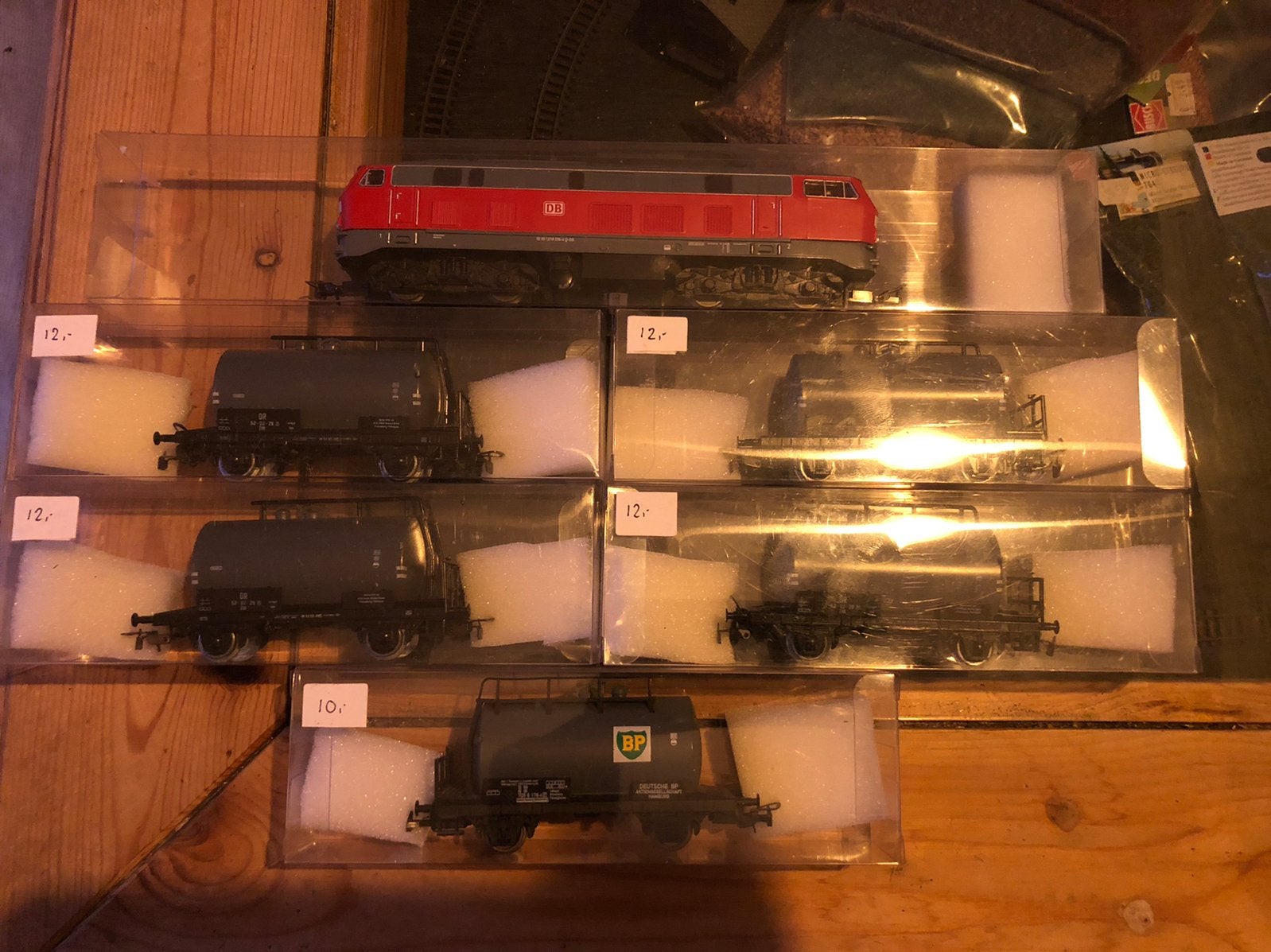 PIKO, dieselloc met 5 Ketelwagens, Hobby en Vrije tijd, Modeltreinen | H0, Ophalen of Verzenden, Zo goed als nieuw, Gelijkstroom