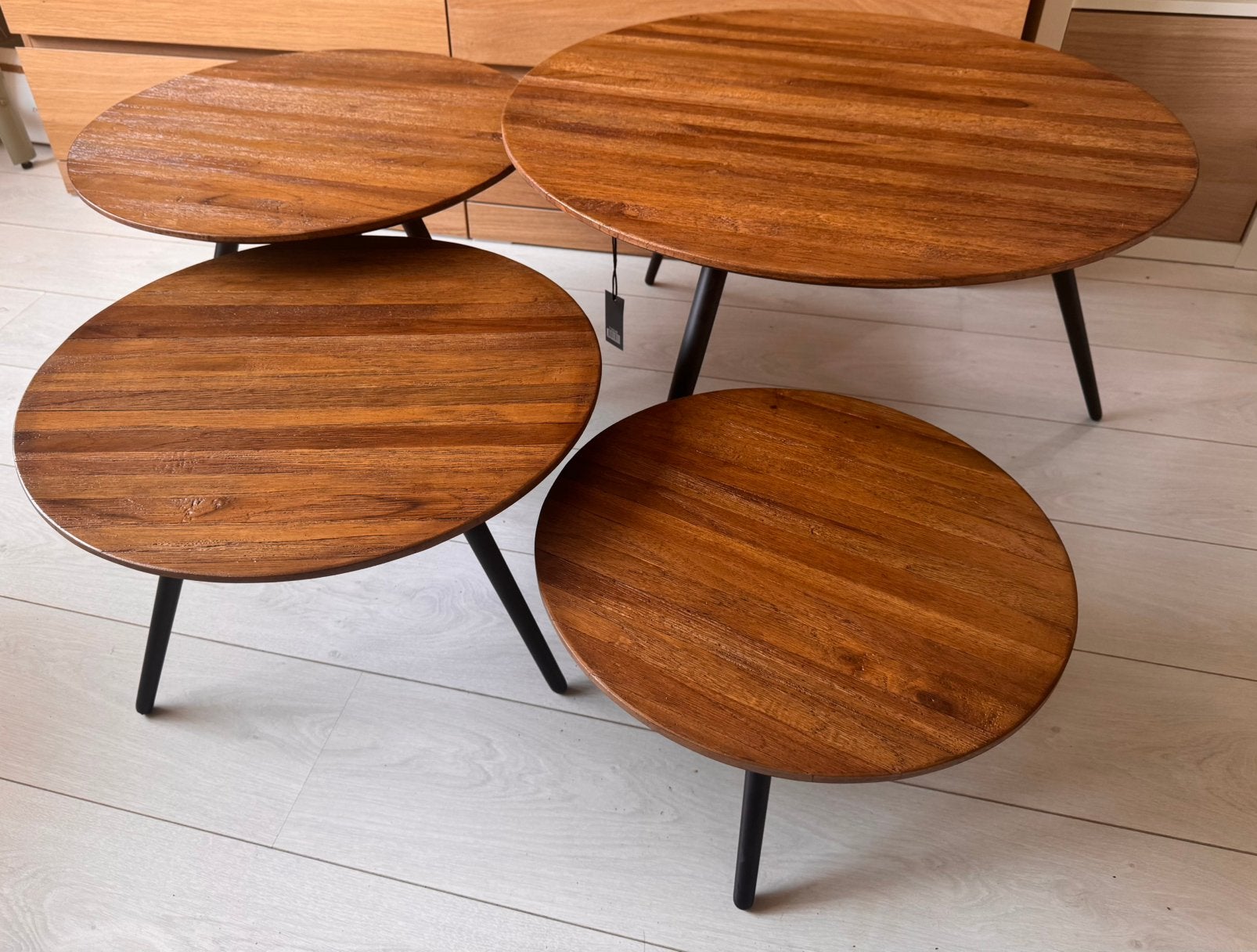 Set van 4 nieuwe salontafels teak hout merk PTMD