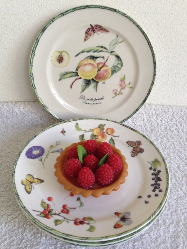 🪻🍑4 Janneke Brinkman FRUIT & FLOWERS GEBAKSBORDJES., Huis en Inrichting, Keuken | Servies, Overige merken, Verzenden, Zo goed als nieuw
