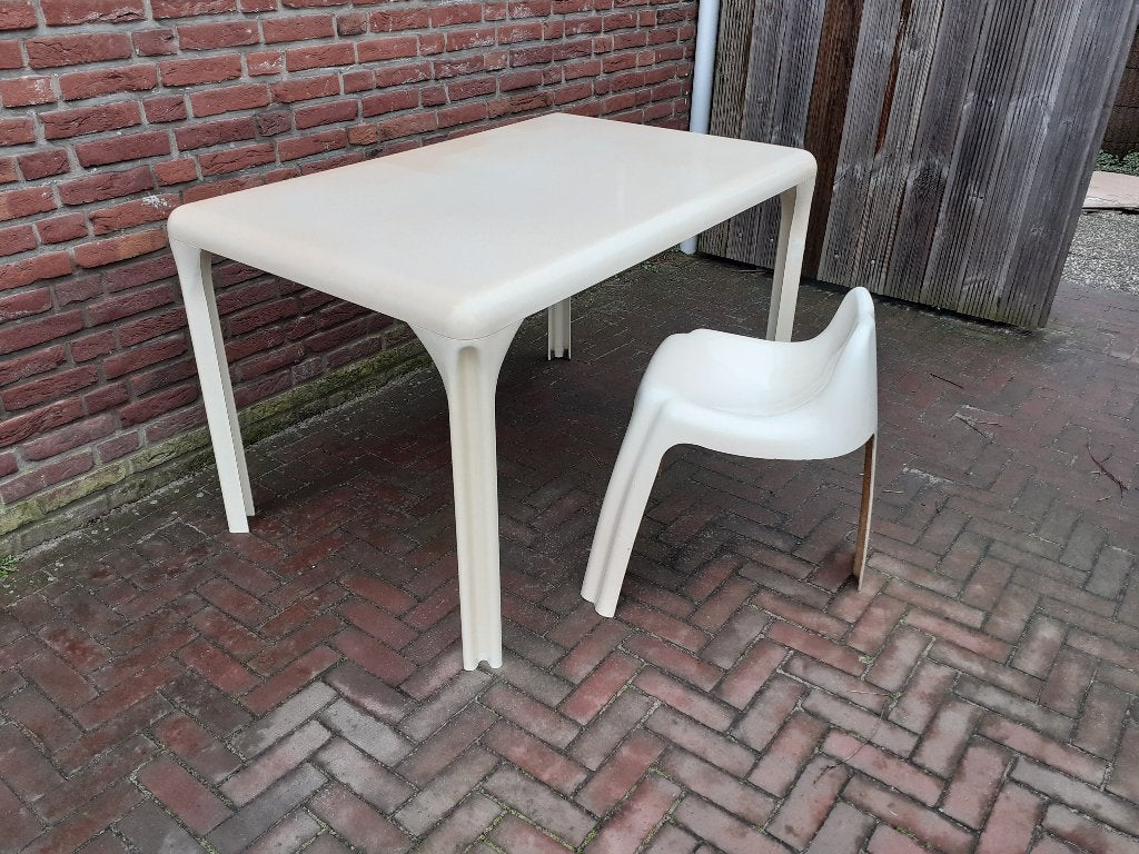 Artemide design Vico Magistretti Stadio 120 space age retro, Huis en Inrichting, Tafels | Eettafels, Ophalen, Kunststof, Gebruikt
