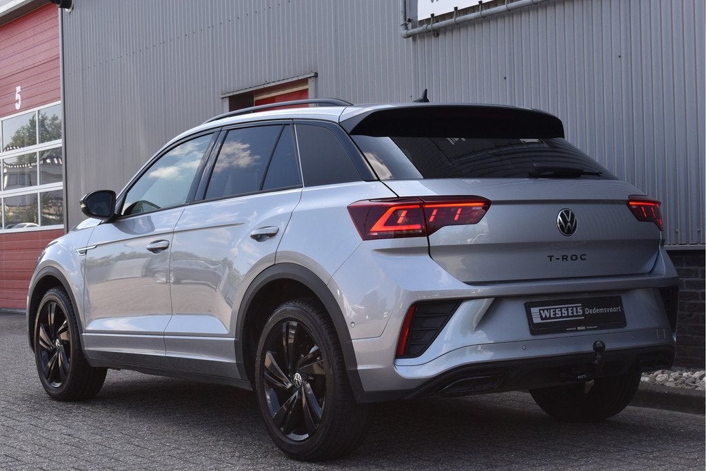Volkswagen T-Roc 1.5 TSI R-Line Black Style IQ Light, Afn. t, Auto's, Volkswagen, 1258 kg, 4 cilinders, 150 pk, Bedrijf