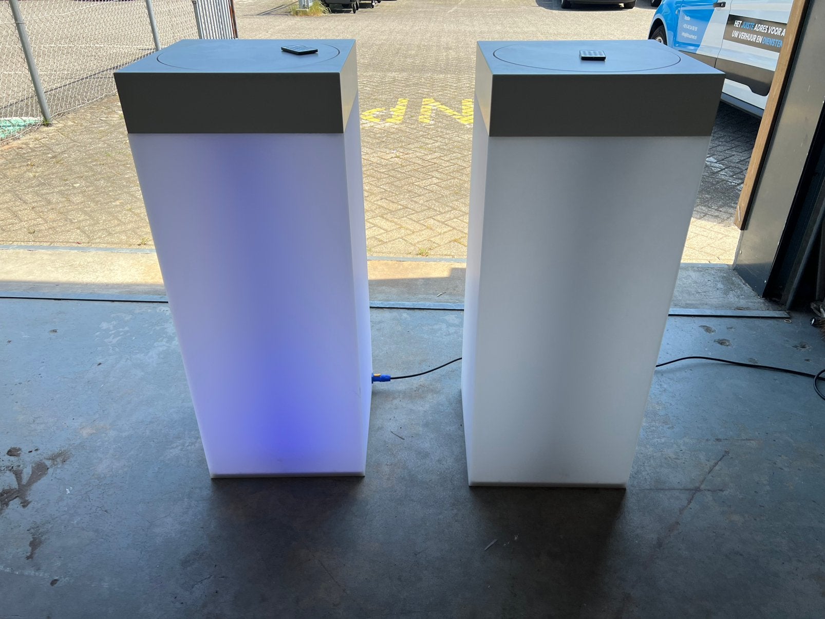 Presentatie zuil met verlichting, Ophalen, Zo goed als nieuw, Nvt, Nvt