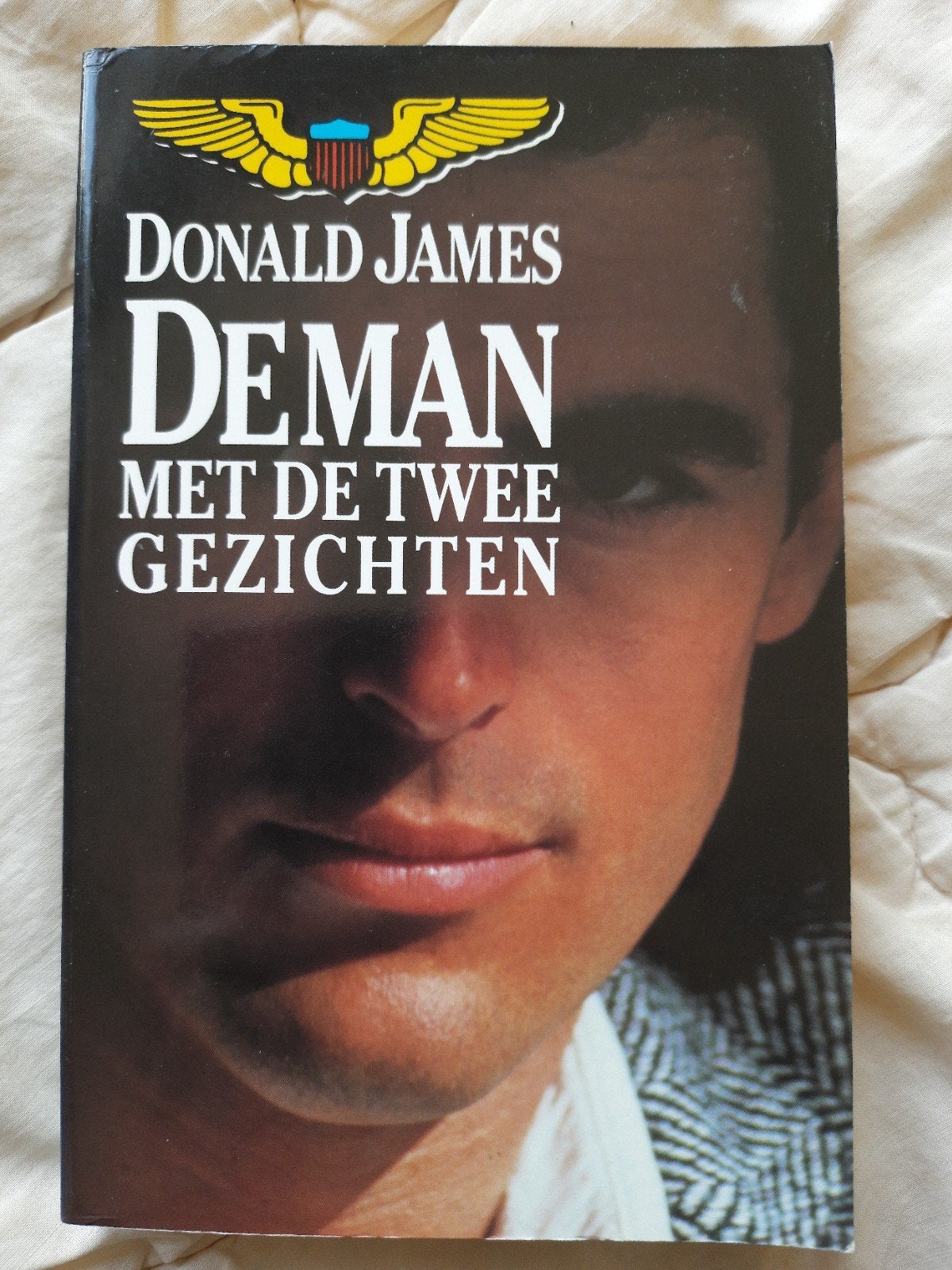 P.D. James - Man met de twee gezichten, Europa overig, Ophalen of Verzenden, Zo goed als nieuw, P.D. James