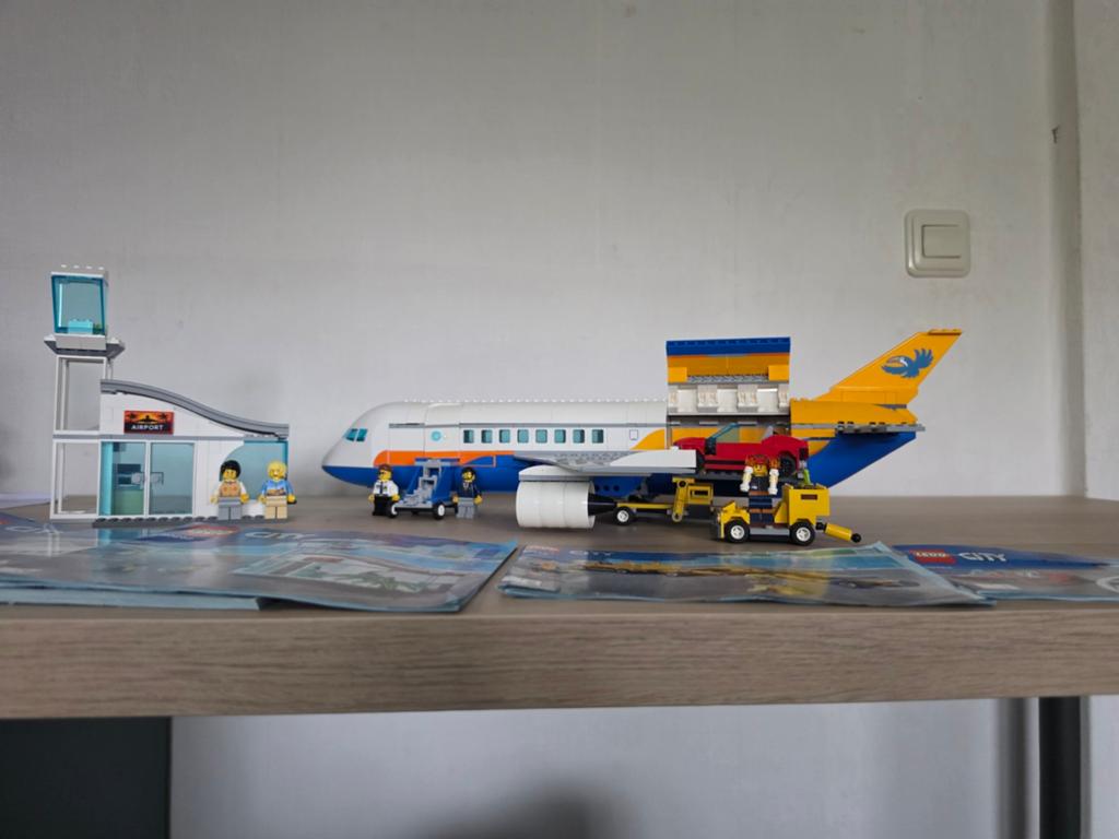 LEGO City Passagiersvliegtuig 60262 met luchthaven, Ophalen of Verzenden, Gebruikt, Overige merken