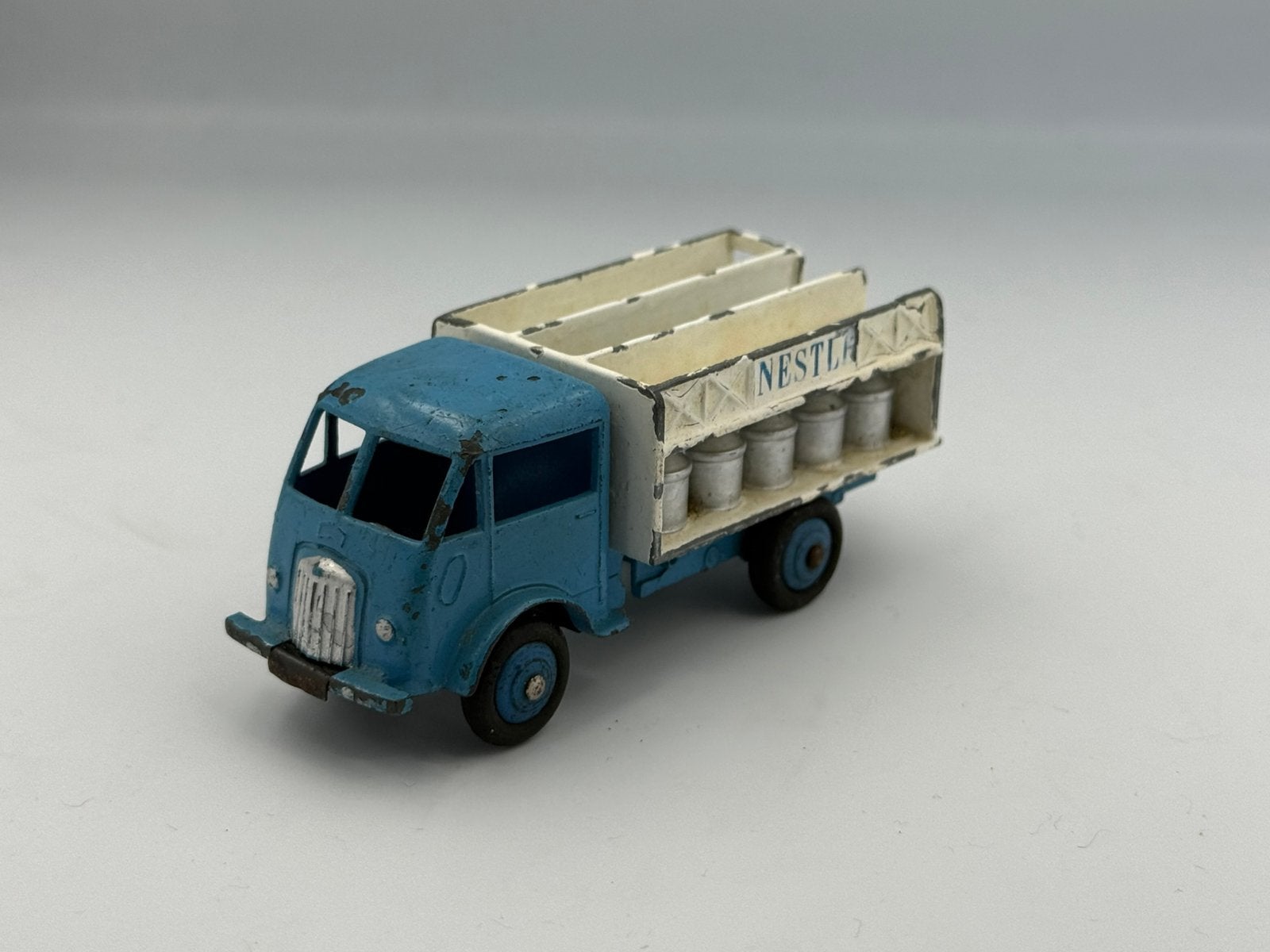 Dinky Toys Nestle Milk truck, Hobby en Vrije tijd, Ophalen of Verzenden, Zo goed als nieuw, Dinky Toys