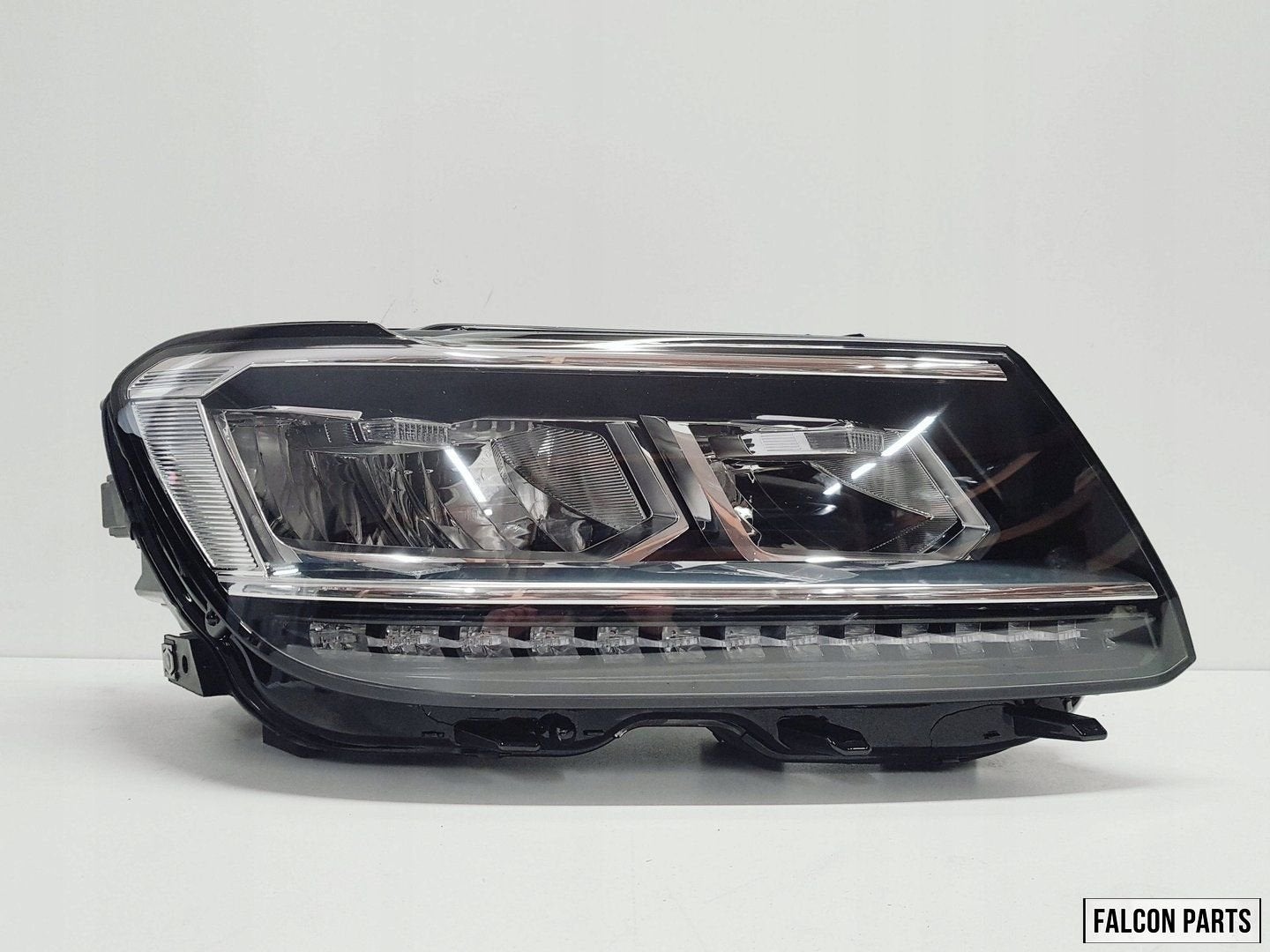 VOLKSWAGEN TIGUAN II KOPLAMP RECHTS FULL LED, Gebruikt, -, Volkswagen, -