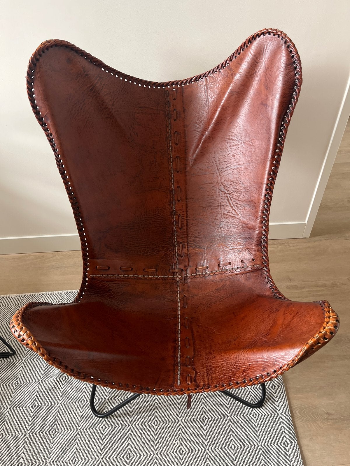 Riverdale Vlinderstoel - Robuust en Comfortabel, Huis en Inrichting, Stoelen, Ophalen, Gebruikt, Bruin, Leer
