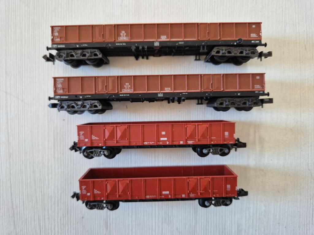 4 Nette N-spoor 4-assige DB hogebakwagons, Gebruikt, Gelijkstroom, Fleischmann, Wagon