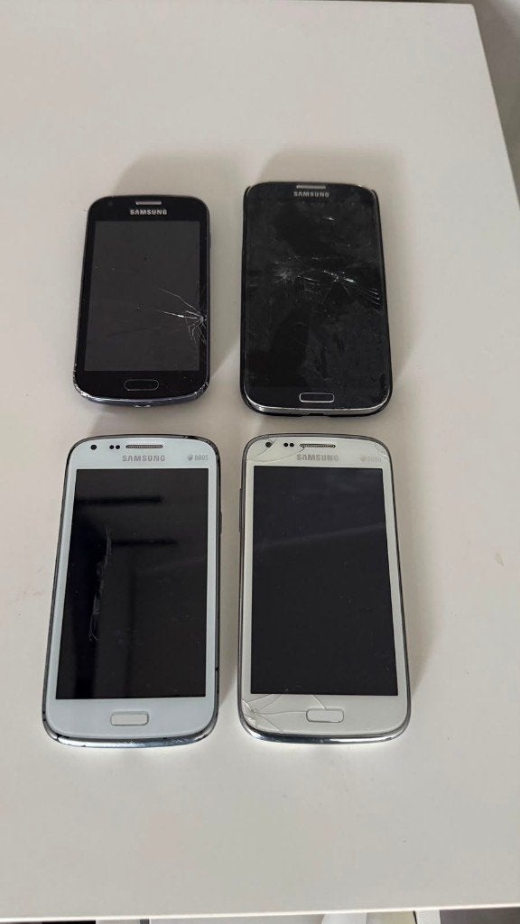 Partij van 4 Kapotte Telefoons – Voor Onderdelen / Reparatie, Telecommunicatie, Mobiele telefoons | Apple iPhone, Ophalen, Zwart