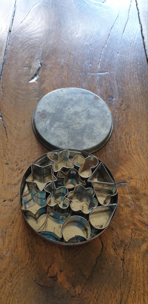 Brocante koekvormpjes in blik, Ophalen of Verzenden