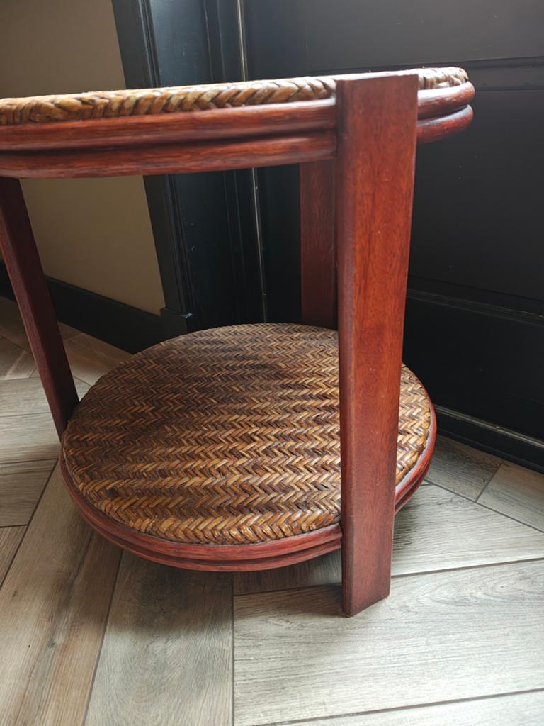 Vintage rotan bijzettafel met houten frame, Huis en Inrichting, Tafels | Bijzettafels, Ophalen, Minder dan 45 cm, Minder dan 55 cm