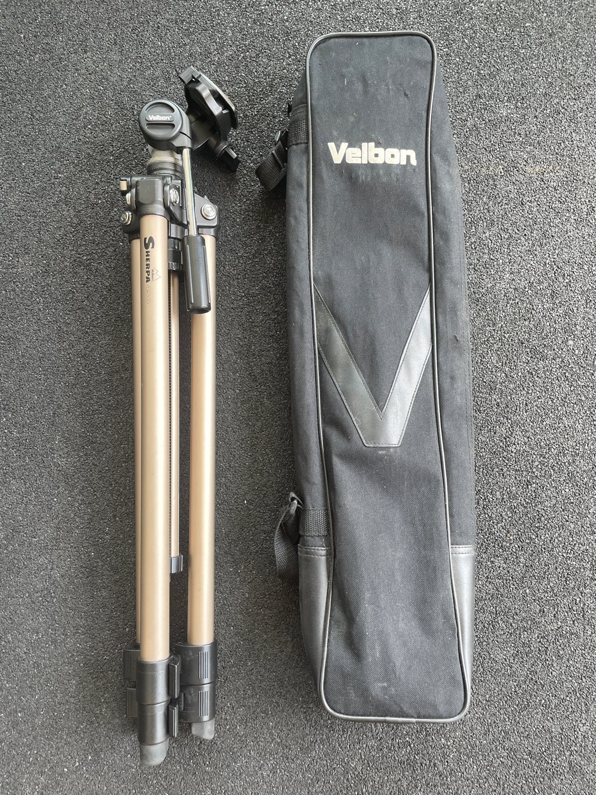 Velbon Sherpa 450 statief met hoes - Zo goed als nieuw, Ophalen, Driepoot, Zo goed als nieuw, 150 tot 175 cm