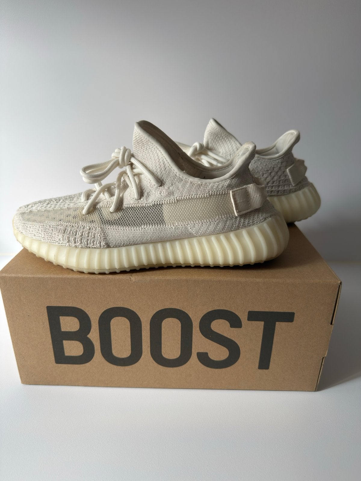 Adidas Yeezy Boost 350 V2 Light - Maat 41 1/3, Ophalen, Zo goed als nieuw, Overige kleuren, Sneakers of Gympen