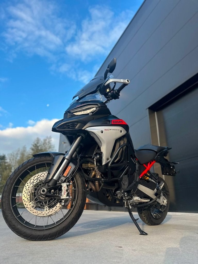 Ducati Multistrada V4 Rally Radar Akrapovic  3.000 km bj '23, Motoren, Motoren | Ducati, Particulier, Toermotor, meer dan 35 kW