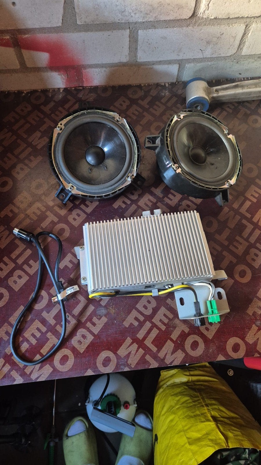 Versterker met 2 deur speakers, Auto diversen, Autoradio's, Ophalen of Verzenden