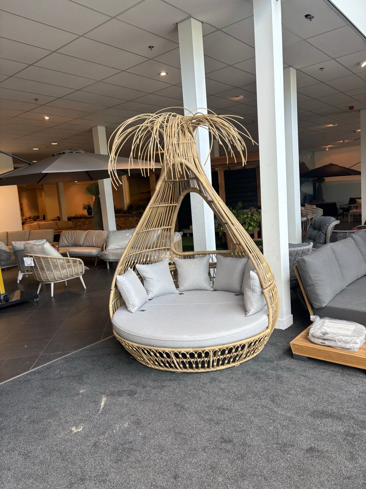Luxe rotan loungebed met kussens - Zo goed als nieuw, Ophalen, Zo goed als nieuw, Meerpersoons, Binnen