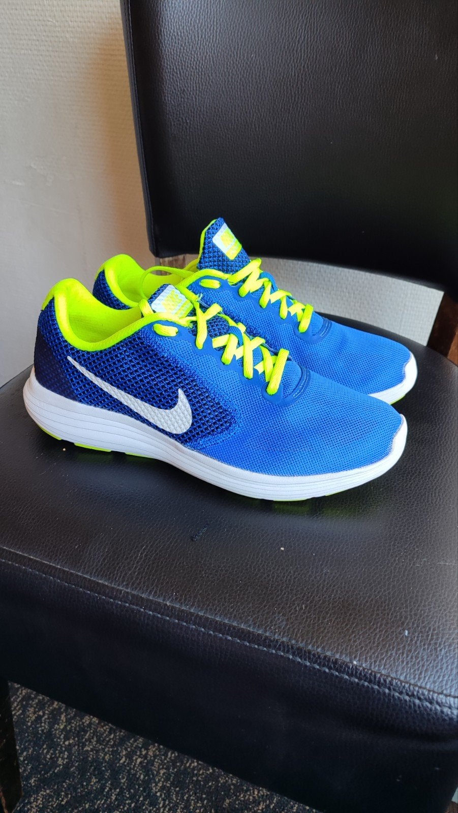 Nike Revolution 3 Sneakers - Blauw/Neon Geel - Maat 40, Kleding | Dames, Blauw, Nike, Ophalen of Verzenden, Sneakers of Gympen