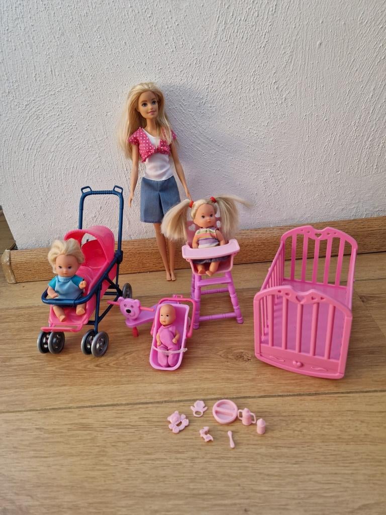 Leuke Barbie set met poppen en accessoires, Kinderen en Baby's, Ophalen, Gebruikt, Barbie