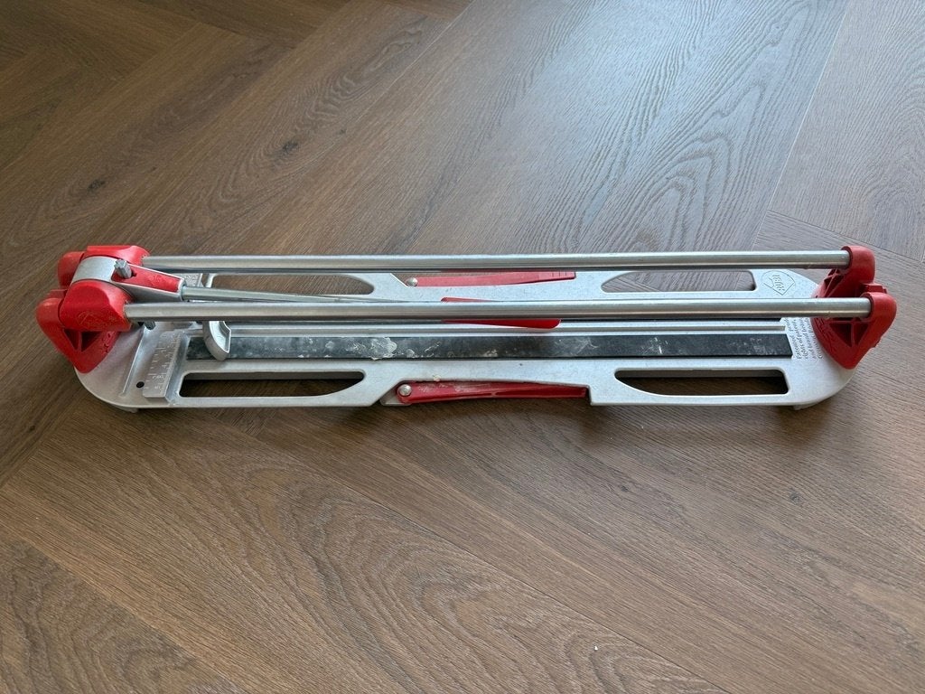 tegel snijder, Ophalen, 60 cm of meer, Zo goed als nieuw, Minder dan 5 m²