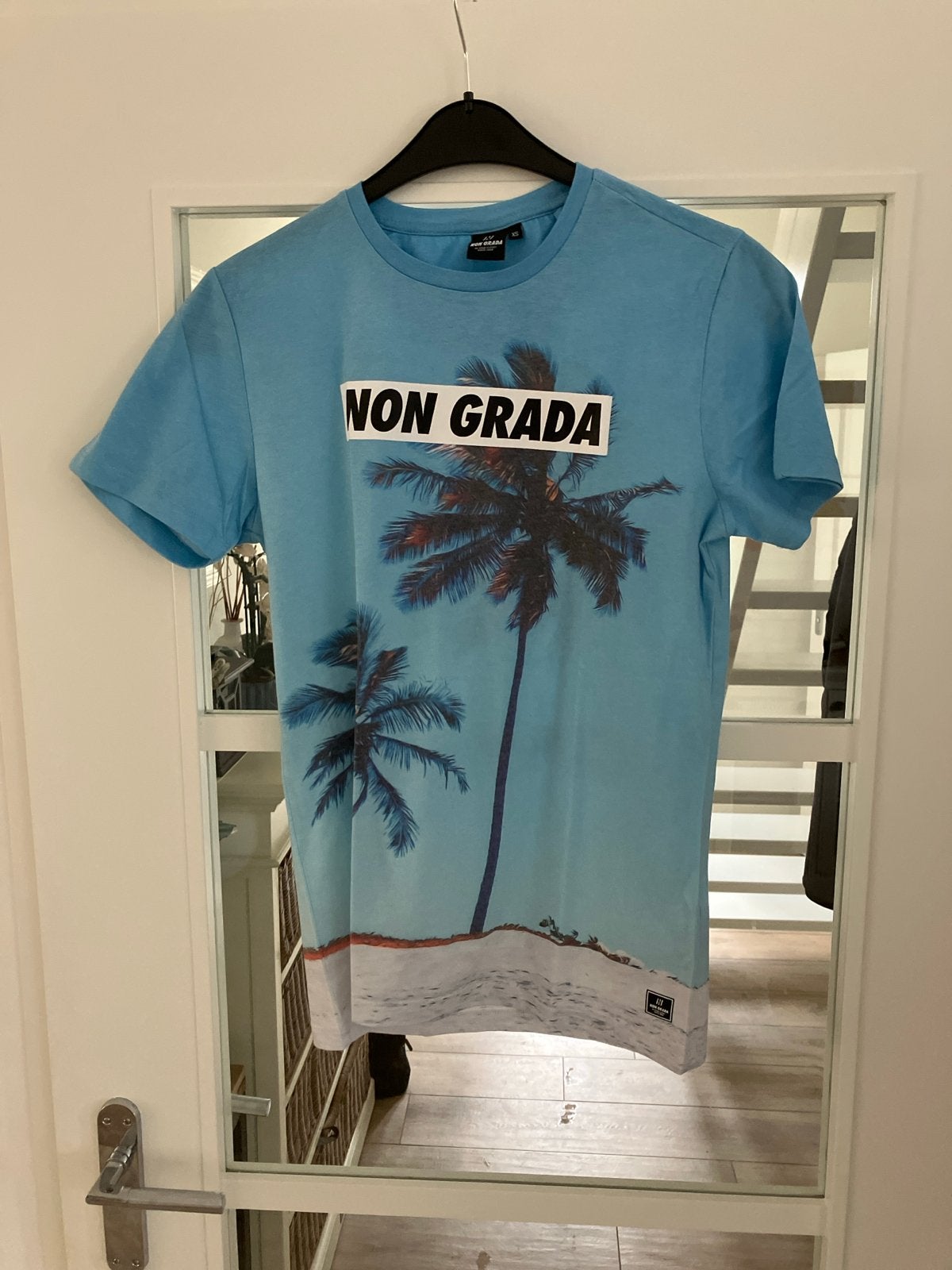 Non Grada T-shirt met palmboomprint XS nieuw, Kleding | Heren, Ophalen of Verzenden, Nieuw, Maat 46 (S) of kleiner, Blauw