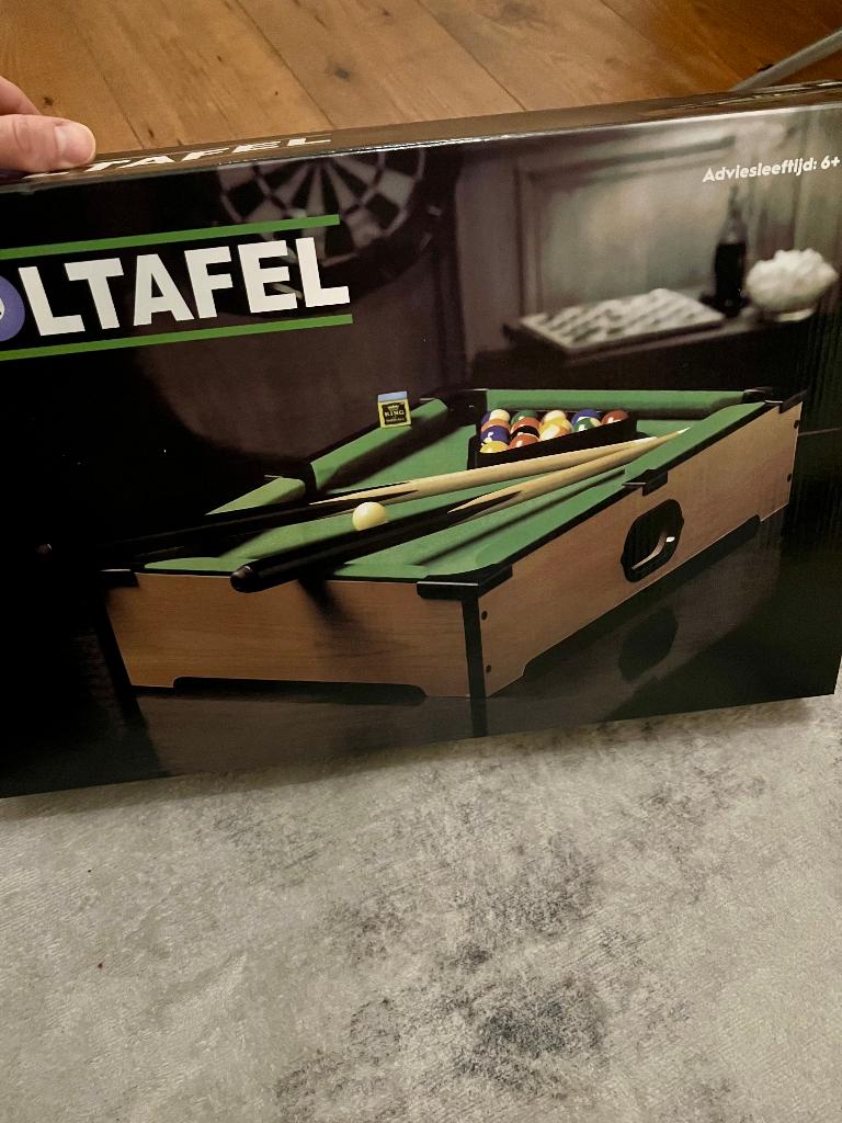 Pooltafel - Zo goed als nieuw, perfect als cadeau!, Sport en Fitness, Biljarten en Poolen, Ophalen of Verzenden, Zo goed als nieuw