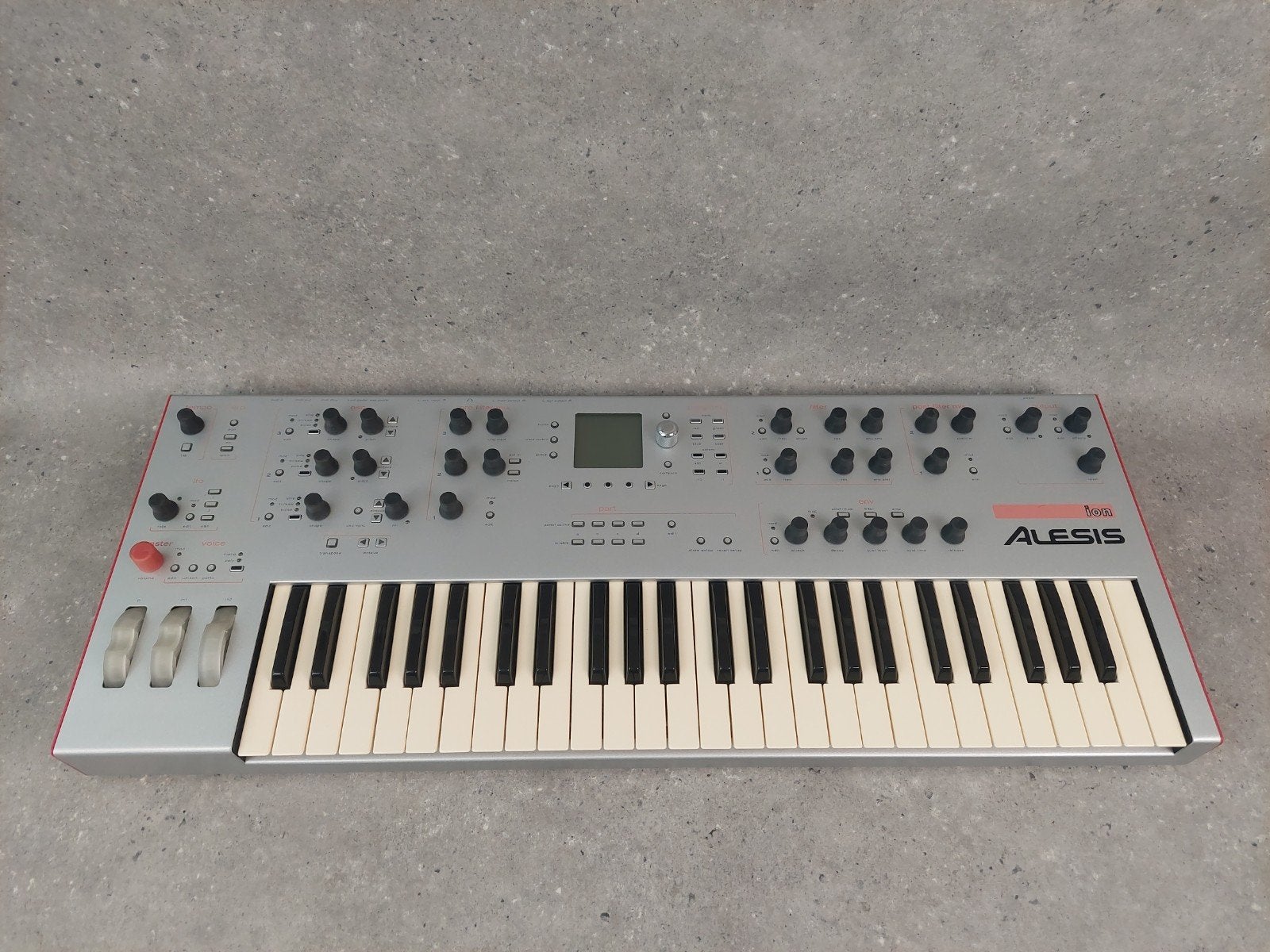👉Alesis Ion - Best analog modeling digital synth!🔹️Unique!, Overige merken, Ophalen of Verzenden, Met midi-aansluiting, 61 toetsen
