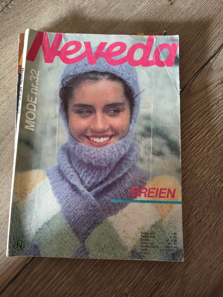 Vintage brei magazines Neveda en Burda, Verzenden, Gebruikt, Breien, Patroon of Boek