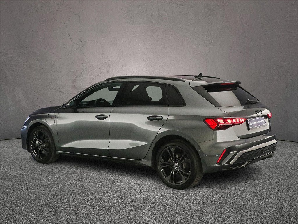 Audi A3 Sportback 40 TFSI e S edition | Trekhaak | Adaptieve, Auto's, Audi, Euro 6, 4 cilinders, 150 min, Leder en Stof