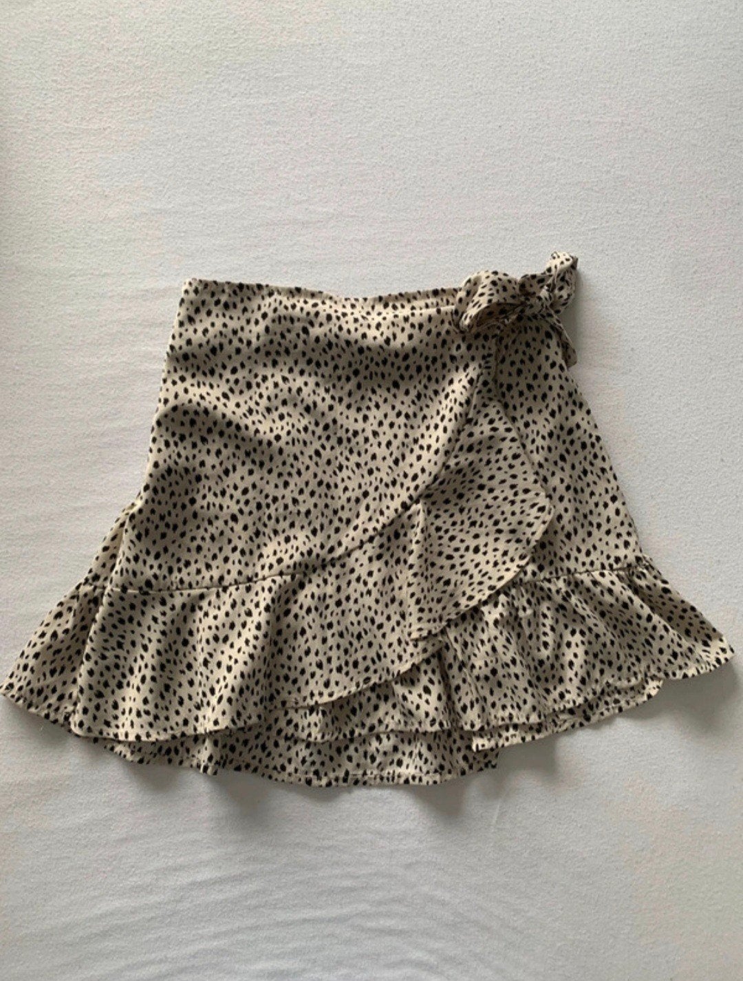 Shein overslagrokje met stippenprint - Maat XS, Kleding | Dames, Rokken, Beige, Ophalen of Verzenden, Zo goed als nieuw, Maat 34 (XS) of kleiner