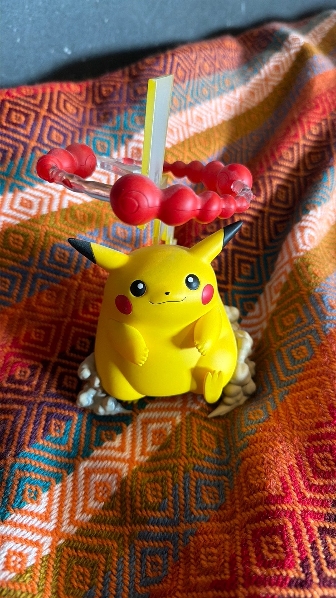 Pikachu beeldje uit celebrations 25th anniversary set, Hobby en Vrije tijd, Ophalen, Zo goed als nieuw