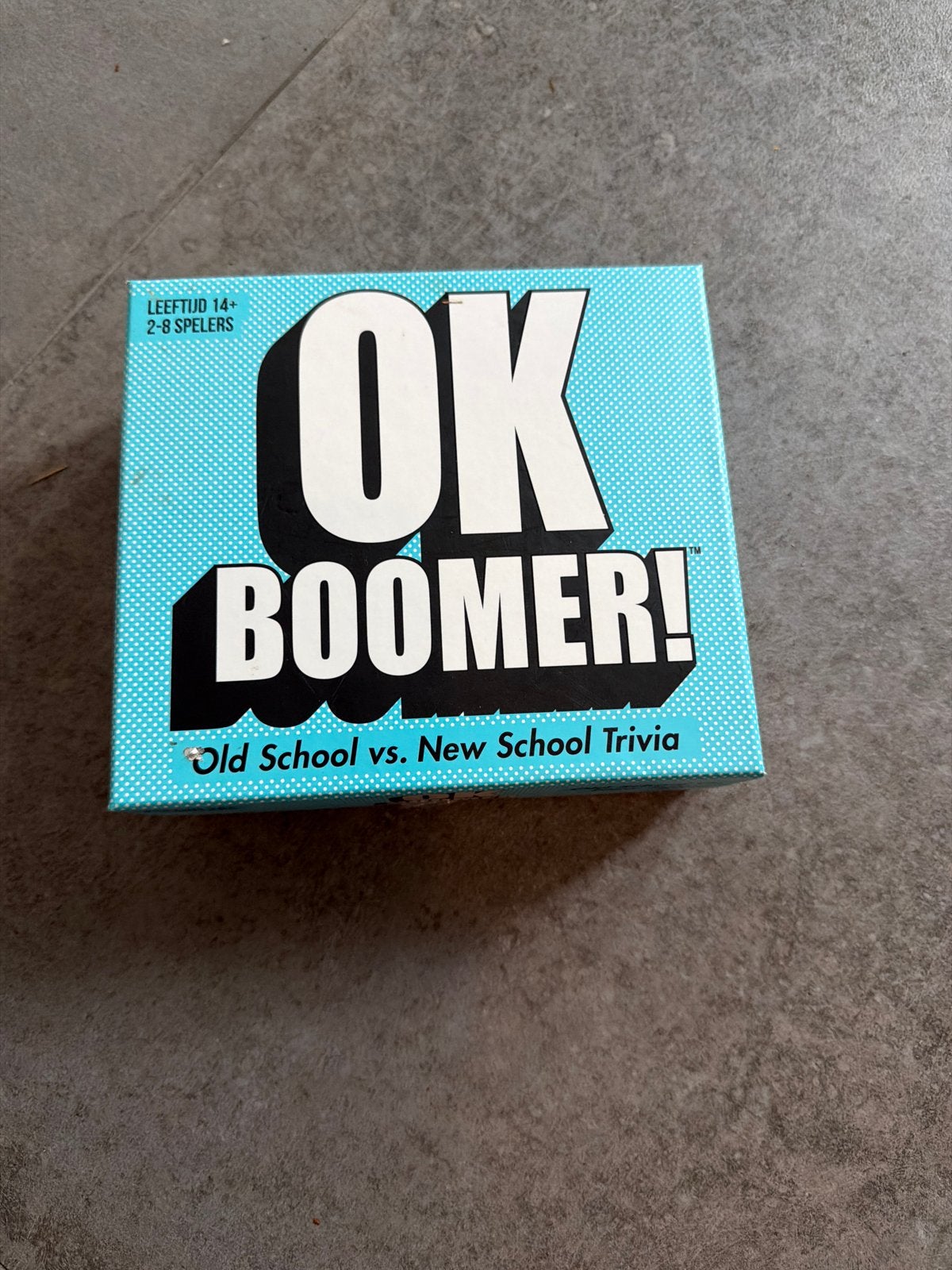 OK Boomer! Old School vs. New School Trivia Gezelschapsspel, Een of twee spelers, Ophalen of Verzenden, Zo goed als nieuw