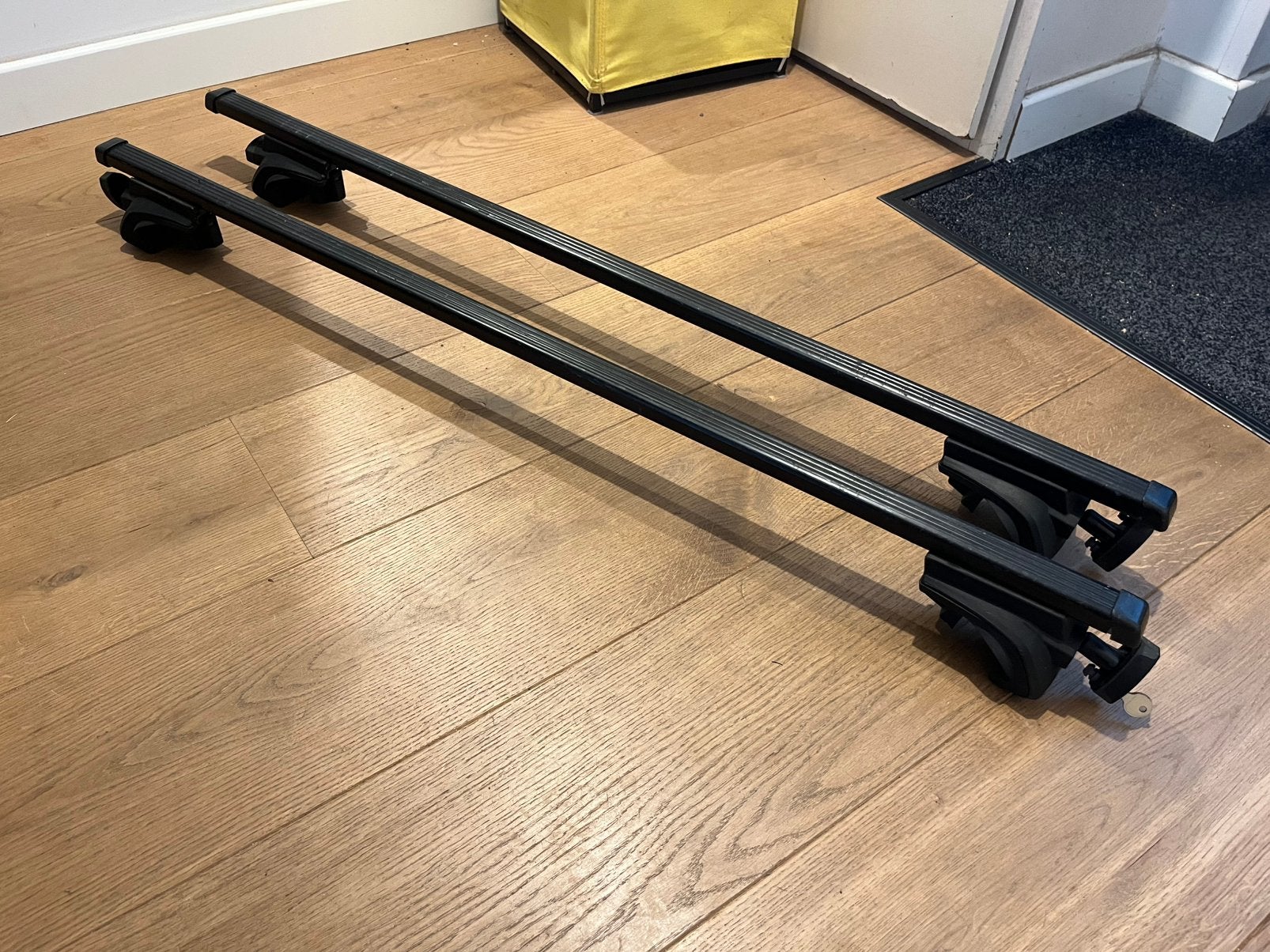 Thule universele dakdrager voor open dakrails - compleet, Auto diversen, Dakdragers, Gebruikt, Ophalen