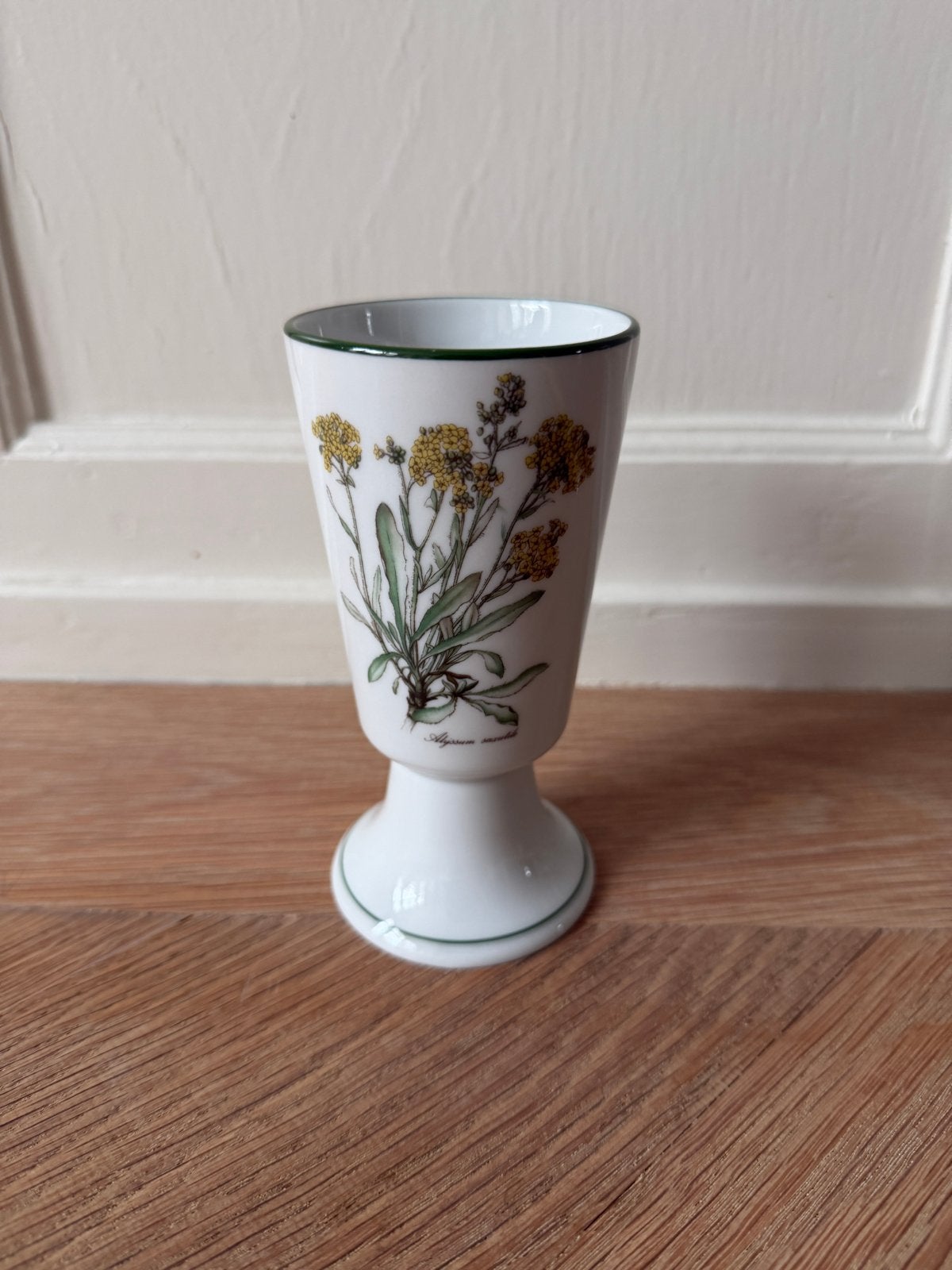 Vintage porseleinen vaasje met bloemmotief, Ophalen of Verzenden