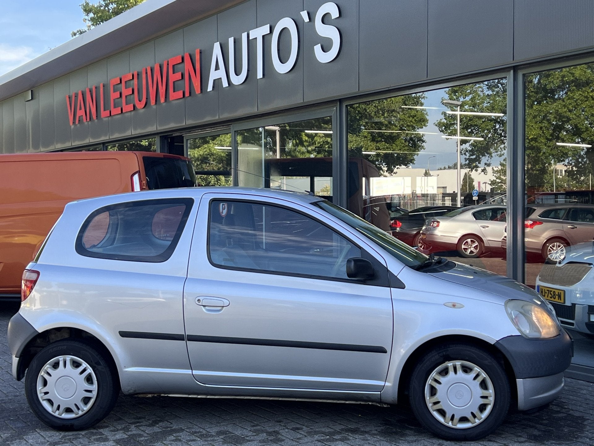 Toyota Yaris 1.0-16V VVT-i Terra | Radio | Stuurbekrachtigin, foto 8