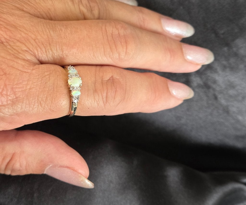 Gouden Vintage ring edelstenen opaal en diamanten. 2026/544, Ophalen of Verzenden, Goud, Ring, Met edelsteen
