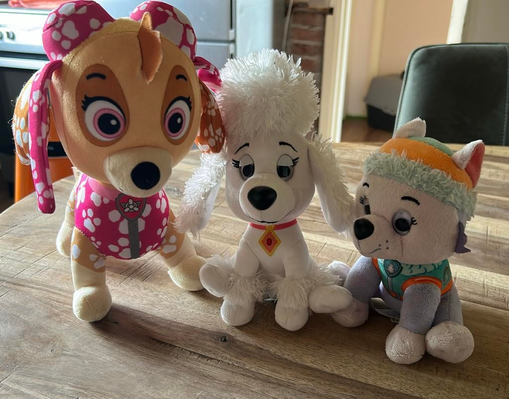 Paw patrol knuffels (Sky, Delores & Everest), Ophalen, Gebruikt, Overige typen