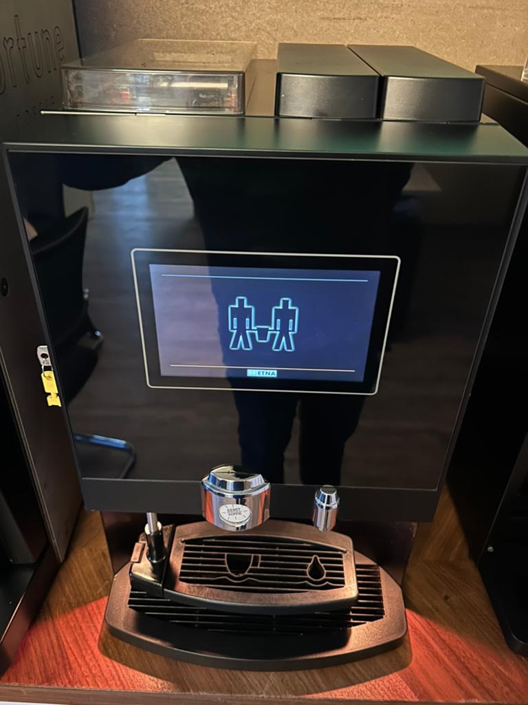 ETNA Dorado Compact Touch – Professionele Bonenkoffiemachine, Witgoed en Apparatuur, Koffiezetapparaten, Ophalen, 10 kopjes of meer