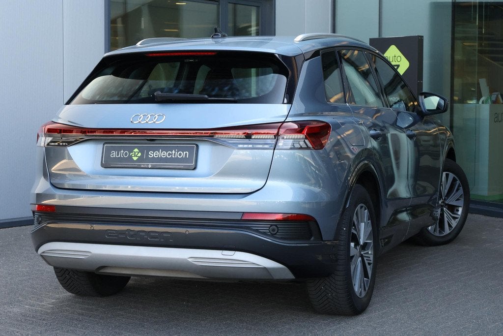 Audi Q4 e-tron 40 Advanced edition 77 kWh / Camera / Head Up, Auto's, Audi, Gebruikt, Zwart, Blauw, Q4 e-tron