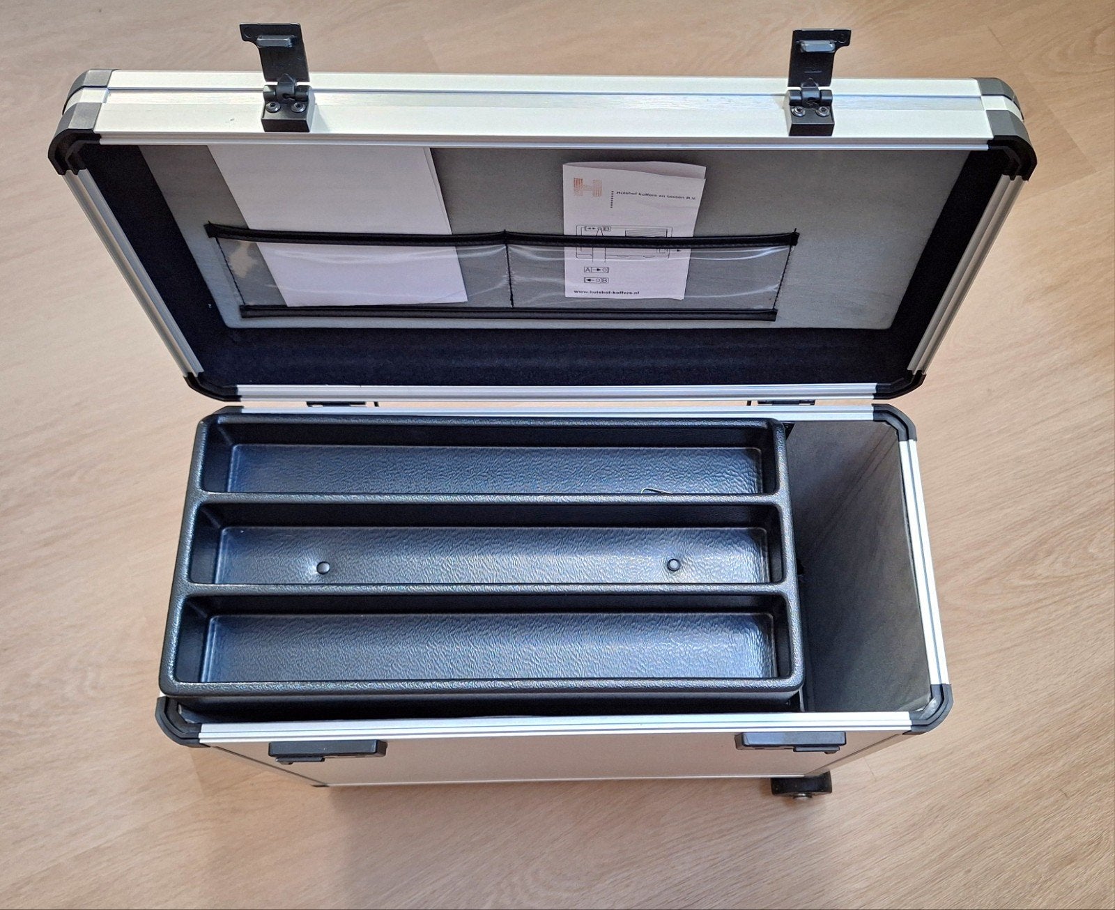 Hulshof Koffer, Flexkoffer met trolley, Ophalen of Verzenden, Zo goed als nieuw, Metaal, Slot