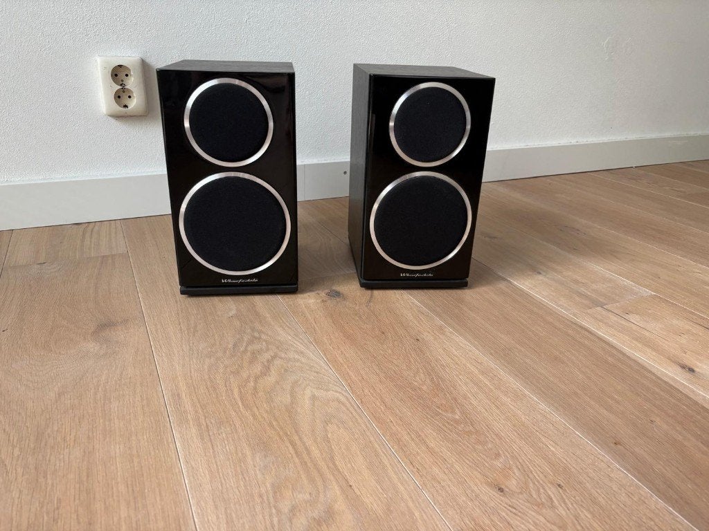 Wharfedale Diamond 220 Speakers, Zo goed als nieuw, 60 tot 120 watt, Front, Rear of Stereo speakers, Ophalen