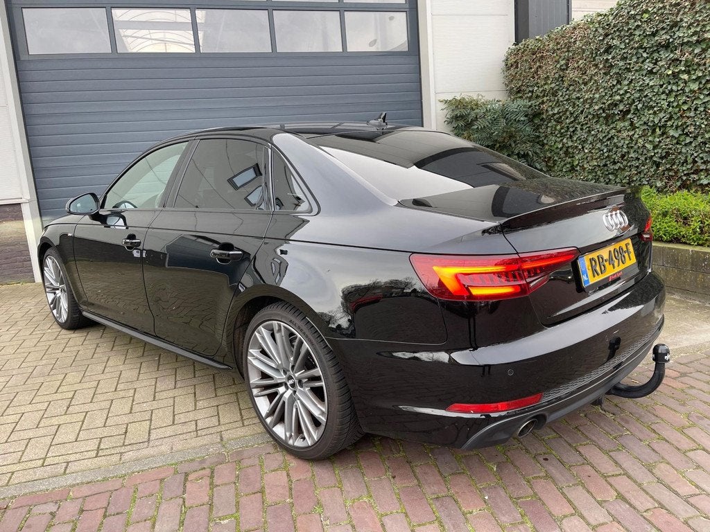 Audi A4 Limousine 1.4 TFSI Sport S line black edition/Leder/, Auto's, Audi, Gebruikt, Euro 6, 150 pk, Automatische klimaatregeling