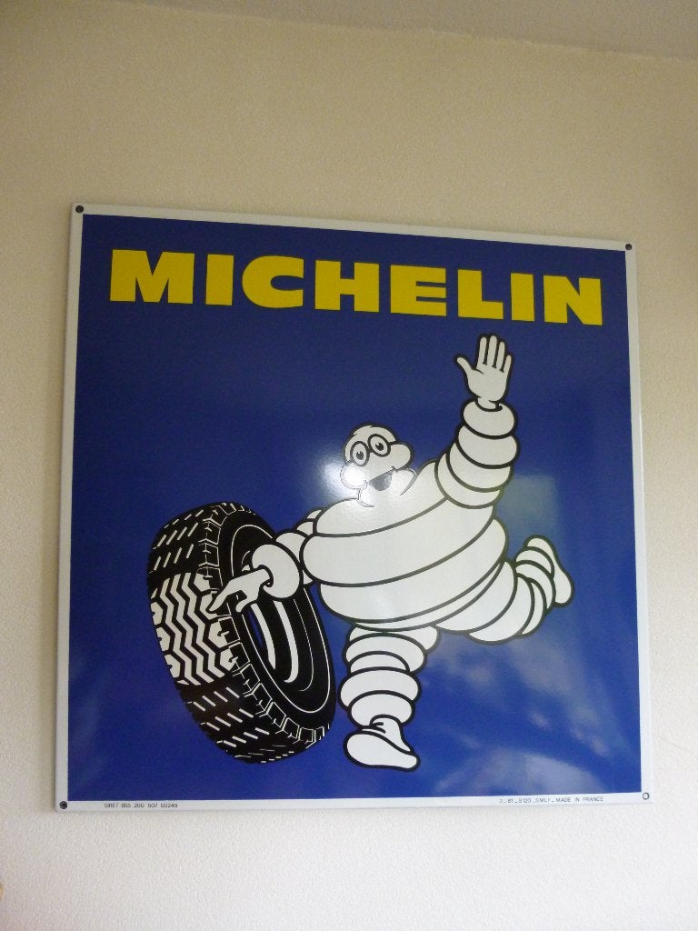 EMAILLE GROOT RECLAMEBORD"MICHELIN BANDEN"UIT 1981, Verzamelen, Ophalen, Zo goed als nieuw, Reclamebord