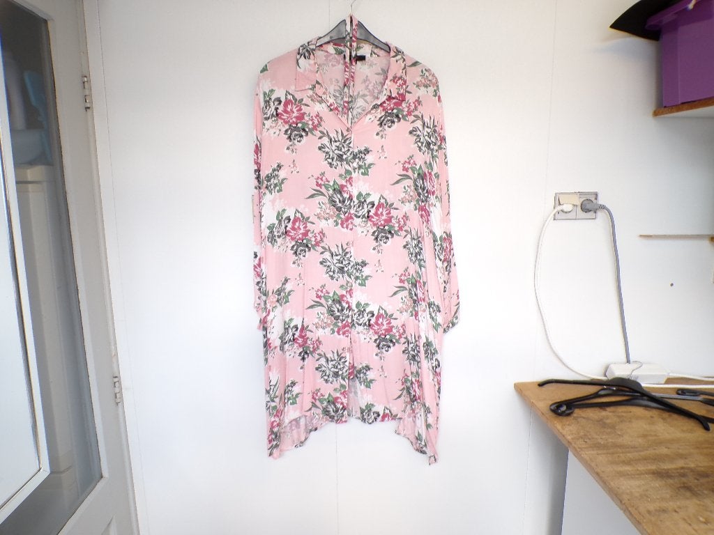 Blouse Yesta roze/multi lange mouw maat 4 - 54/56, Blouse of Tuniek, Yesta, Ophalen of Verzenden, Zo goed als nieuw