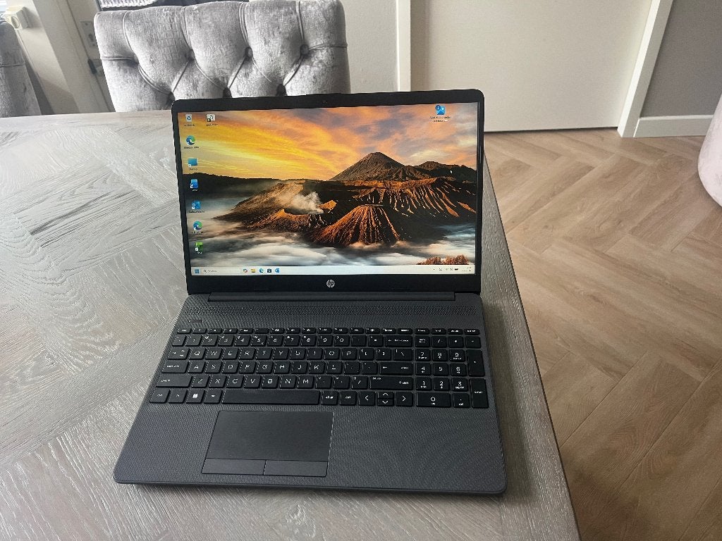 HP Laptop 255g9 Nieuwstaat, Computers en Software, Ophalen, 2 tot 3 Ghz, Zo goed als nieuw, HP