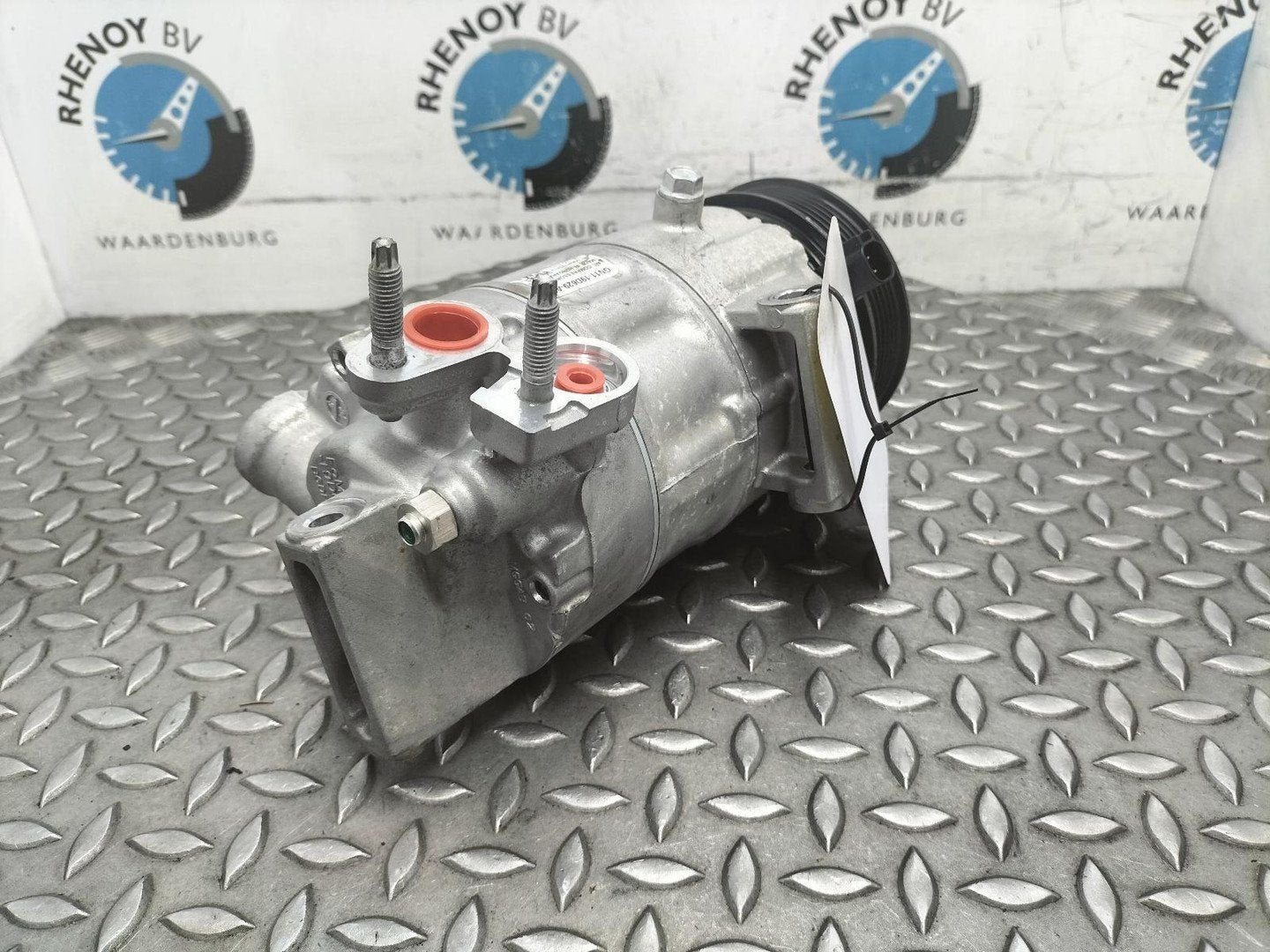 Foto 2 van FORD KUGA ST-line AIRCO COMPRESSOR / AIRCOPOMP GN1119D629AD