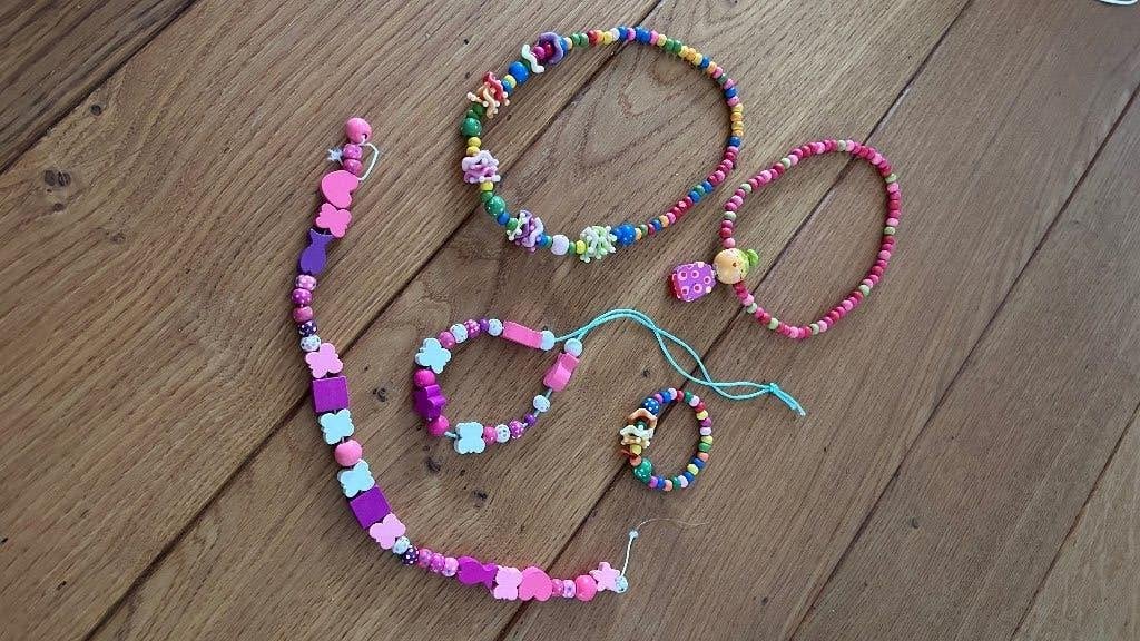 Houten sieraden speelgoed, Ophalen of Verzenden, Zo goed als nieuw, Overige typen