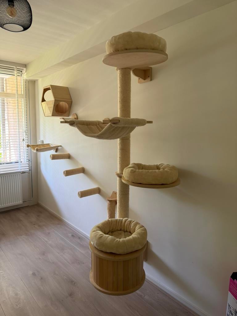 Katten klimmuur, Ophalen, Zo goed als nieuw, Krabpaal