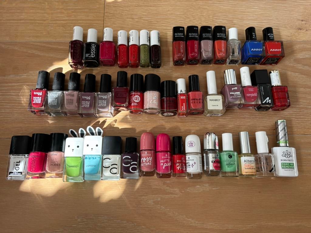 Nagellakjes Essie etc., Verzenden, Zo goed als nieuw, Overige kleuren, Handen en Nagels
