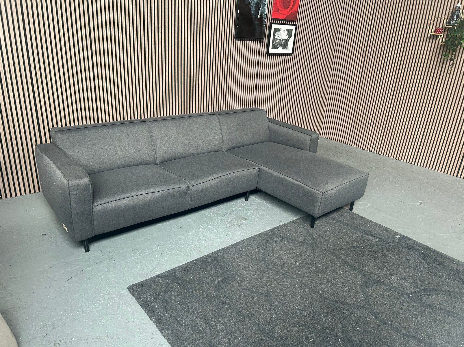 GRATIS LEVERING Loungebank Donkergrijs 266X160 GEREINIGD, Huis en Inrichting, Banken | Bankstellen, 250 tot 300 cm, Hoekbank, Ophalen of Verzenden