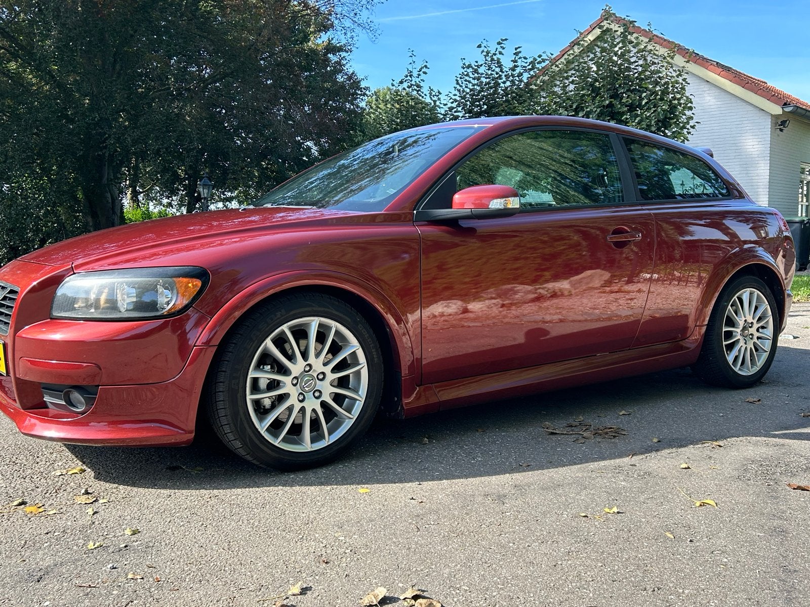 Volvo C30 2.5 T5 2007 Rood automaat, Auto's, 1346 kg, 700 kg, 4 stoelen, 2521 cc